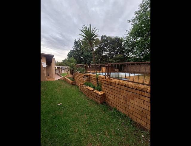 1 bed property to rent in SAVOY ESTATE